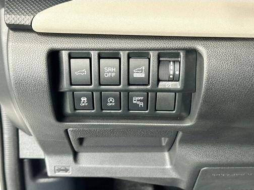 Crystal White Pearl 2024 Subaru Forester Limited