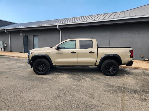 Sand Dune Metallic 2024 Chevrolet Colorado Trail Boss