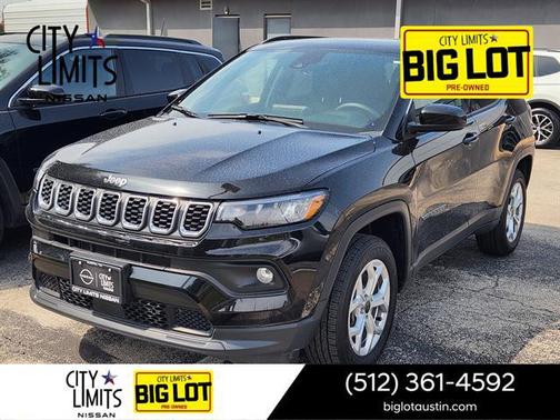 Diamond Black Crystal Pearlcoat 2025 Jeep Compass Latitude