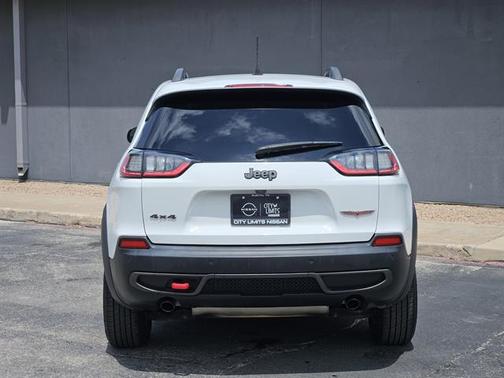 Bright White Clearcoat 2019 Jeep Cherokee Trailhawk Elite