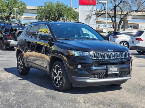 Diamond Black Crystal Pearlcoat 2025 Jeep Compass Limited