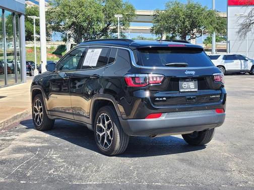 Diamond Black Crystal Pearlcoat 2025 Jeep Compass Limited