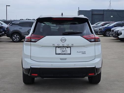 Everest White Pearl/Super Black 2026 Nissan Rogue Platinum
