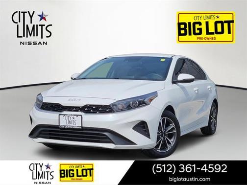 Snow White Pearl 2024 Kia Forte LXS