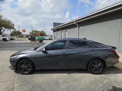 2021 Hyundai ELANTRA SEL