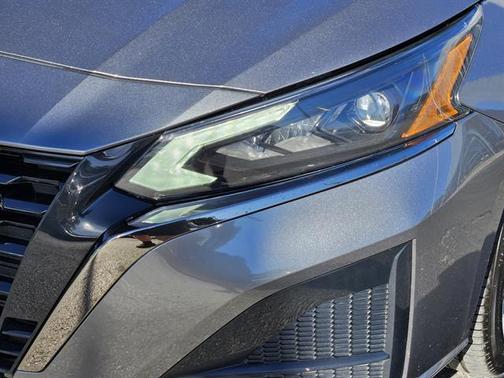 2025 Nissan Altima SR FWD