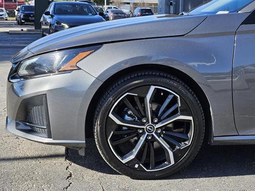 2025 Nissan Altima SR FWD