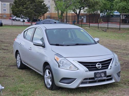 Brilliant Silver 2018 Nissan Versa 1.6 SV