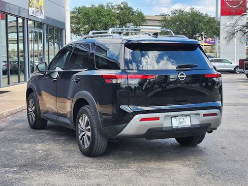 Super Black 2023 Nissan Pathfinder SL FWD