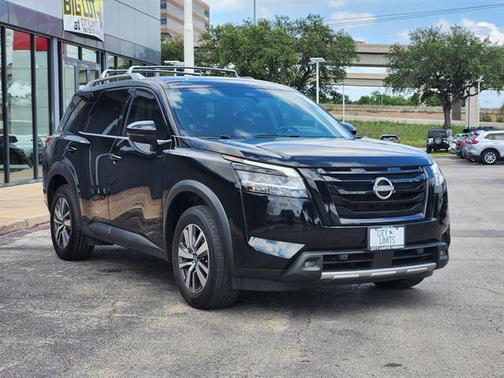 Super Black 2023 Nissan Pathfinder SL FWD