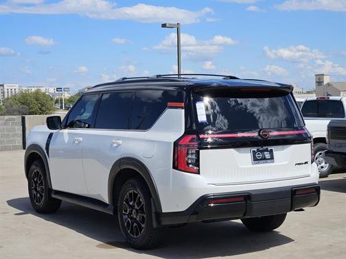 Aspen White Tricoat/Super Black 2026 Nissan Armada PRO-4X
