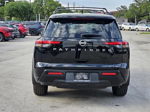 Super Black 2026 Nissan Pathfinder SV