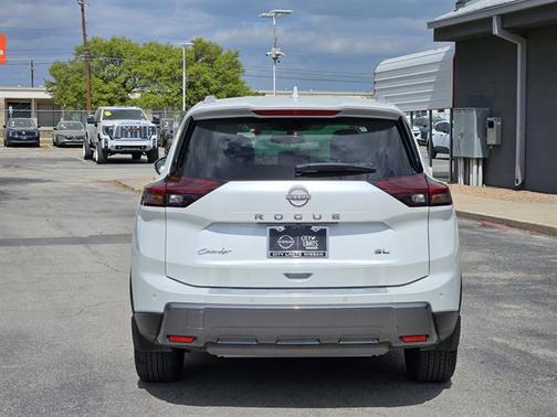 2024 Nissan Rogue SL