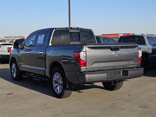 2021 Nissan Titan SV