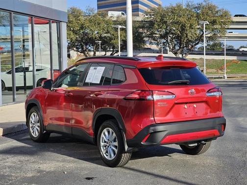 2024 Toyota Corolla Cross LE