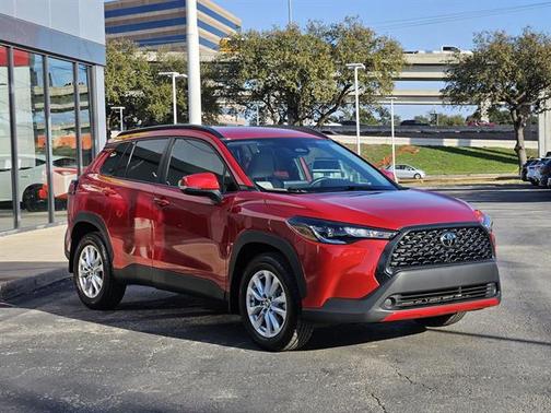 2024 Toyota Corolla Cross LE