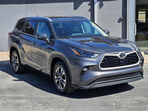 2024 Toyota Highlander XLE