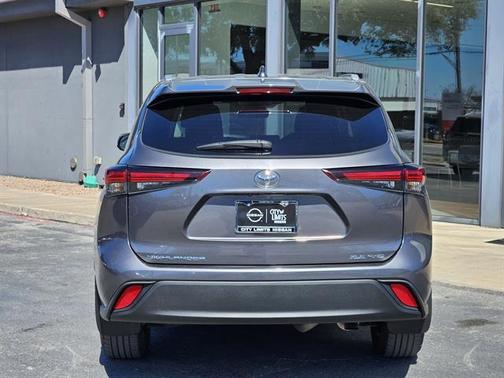 2024 Toyota Highlander XLE