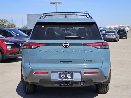 2026 Nissan Pathfinder Platinum