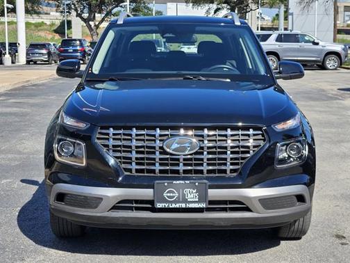 Onyx Black 2025 Hyundai VENUE SEL