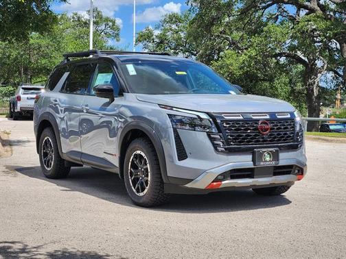 Boulder Gray Pearl/Super Black 2026 Nissan Pathfinder Rock Creek
