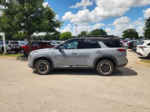 Boulder Gray Pearl/Super Black 2026 Nissan Pathfinder Rock Creek