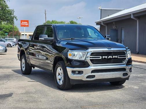 Diamond Black Crystal Pearlcoat 2021 RAM 1500 Big Horn/Lone Star