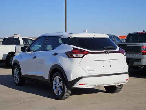 2025 Nissan Kicks S