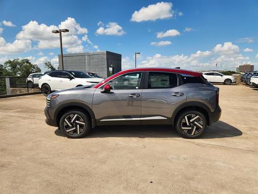 Gun Metallic/Scarlet Ember Tintcoat 2026 Nissan Kicks SV