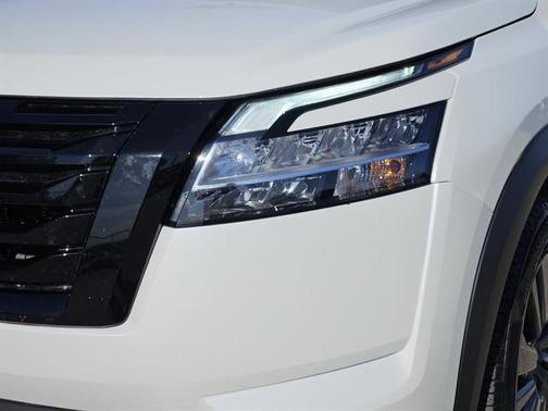 2022 Nissan Pathfinder SV 4WD