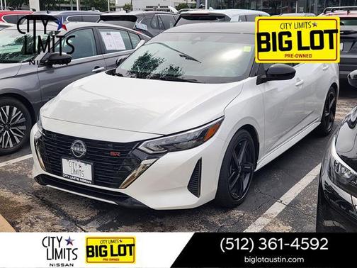Aspen White Tricoat/Super Black 2024 Nissan Sentra SR