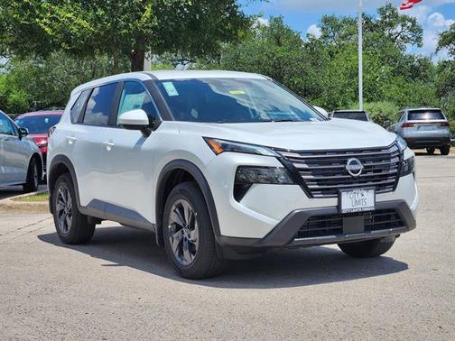 Everest White Pearl Tricoat 2026 Nissan Rogue SV