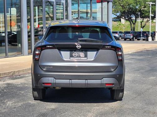 Gun Metallic 2025 Nissan Kicks S