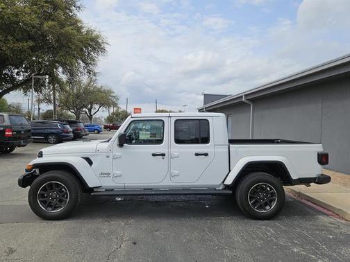 2023 Jeep Gladiator Overland