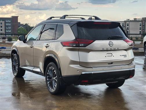 Champagne Silver Metallic/Super Black 2026 Nissan Rogue Platinum