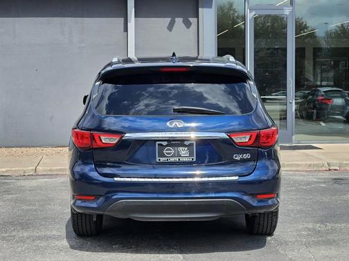 2016 INFINITI QX60 Base