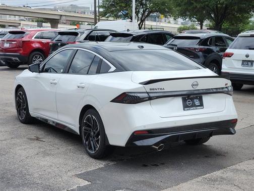 Aspen White Tricoat/Super Black 2026 Nissan Sentra SR