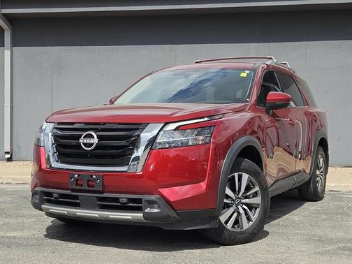 2023 Nissan Pathfinder SL FWD