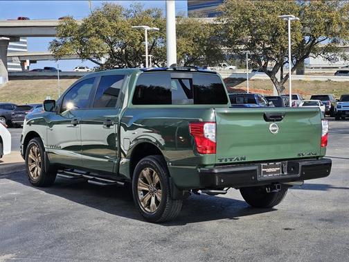 2024 Nissan Titan SV