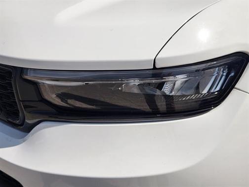 Bright White Clearcoat 2023 Jeep Grand Cherokee L Altitude