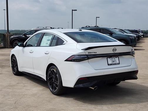 Aspen White Tricoat 2026 Nissan Sentra SR