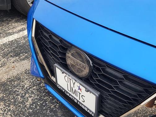 Electric Blue Metallic 2022 Nissan Sentra SR