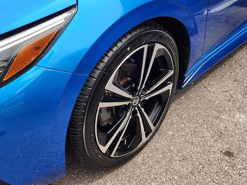 Electric Blue Metallic 2022 Nissan Sentra SR