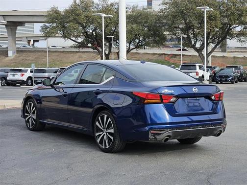 2022 Nissan Altima SR FWD
