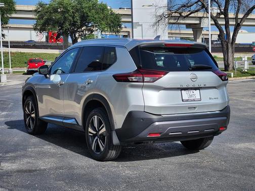 Brilliant Silver Metallic 2023 Nissan Rogue SL