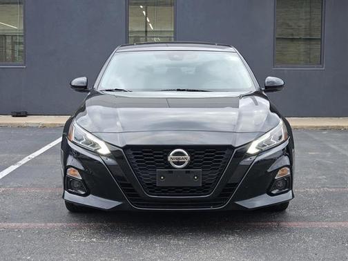 2022 Nissan Altima SR FWD