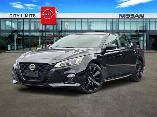 2022 Nissan Altima SR FWD