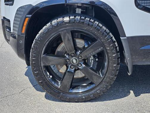 2022 Land Rover Defender 110 V8