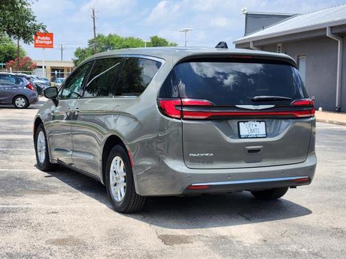 Ceramic Gray Clearcoat 2023 Chrysler Pacifica Touring L