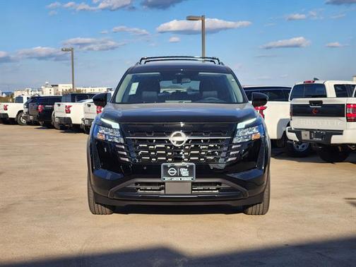 Super Black 2026 Nissan Pathfinder SV